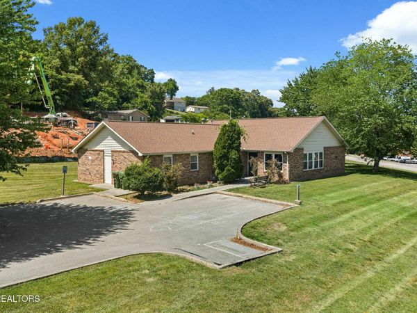 401 McGhee St, Maryville, TN 37801