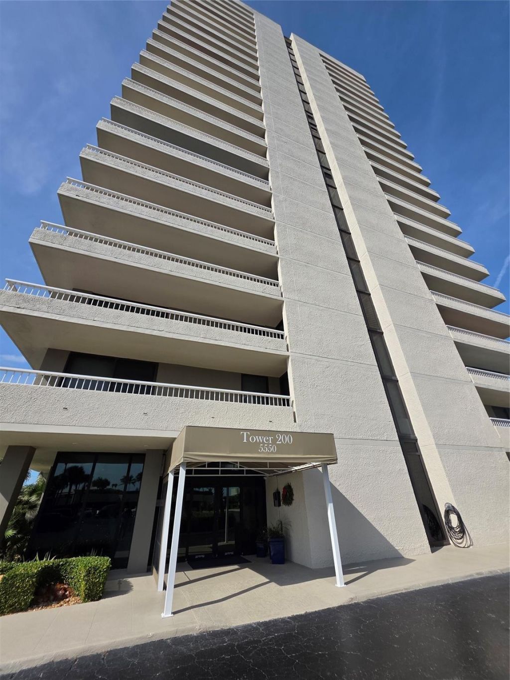 5550 N Ocean Drive, Riviera Beach, FL 33404 Photo