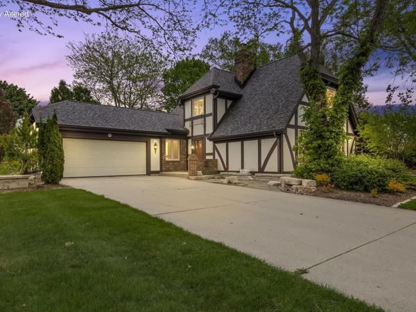 1908 Bobolink AVENUE, Grafton, WI 53024