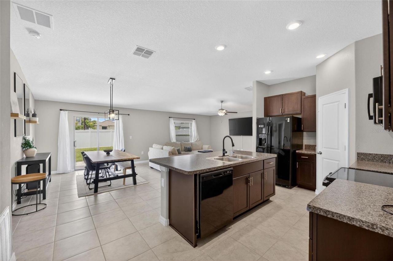 11216 Kelly Green Avenue, Wimauma, FL 33598 Photo