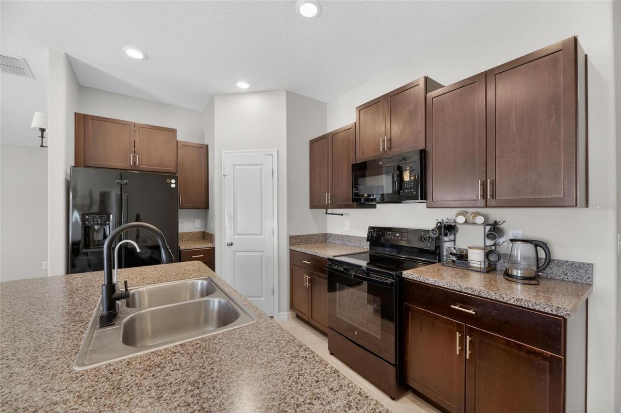 11216 Kelly Green Avenue, Wimauma, FL 33598 Photo
