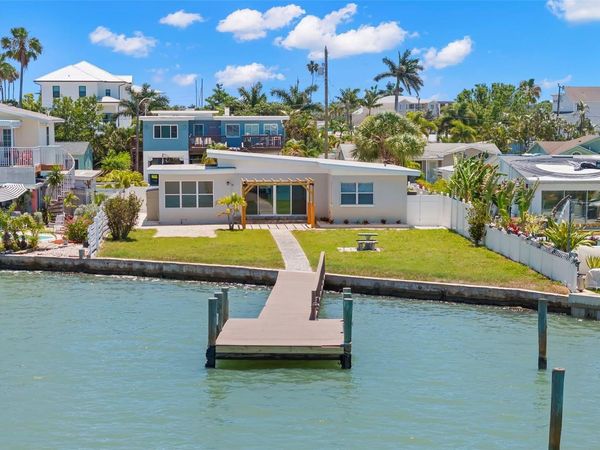 708 SUNSET COVE , MADEIRA BEACH, FL 33708