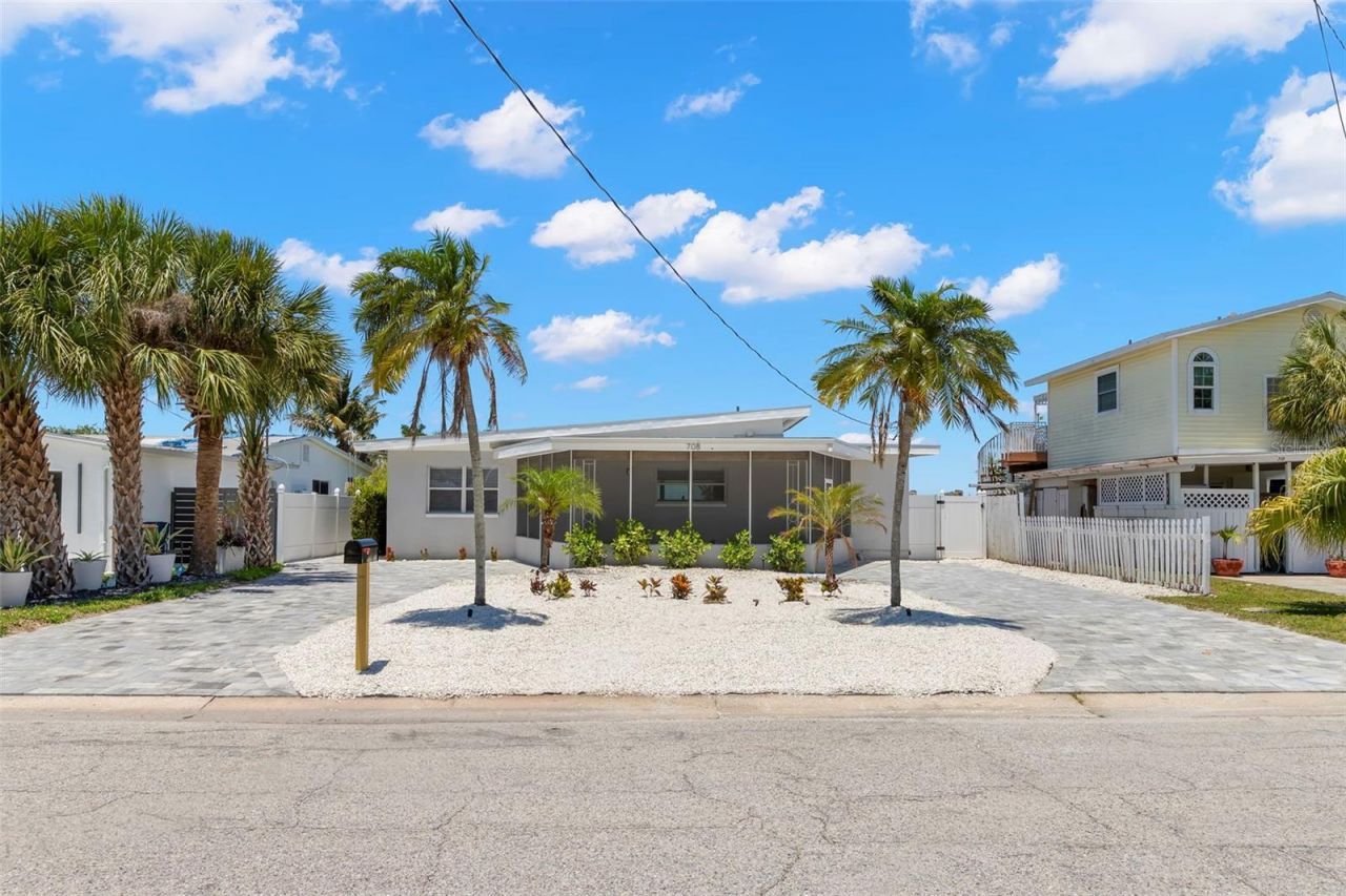 708 Sunset Cove, Madeira Beach, FL 33708 Photo