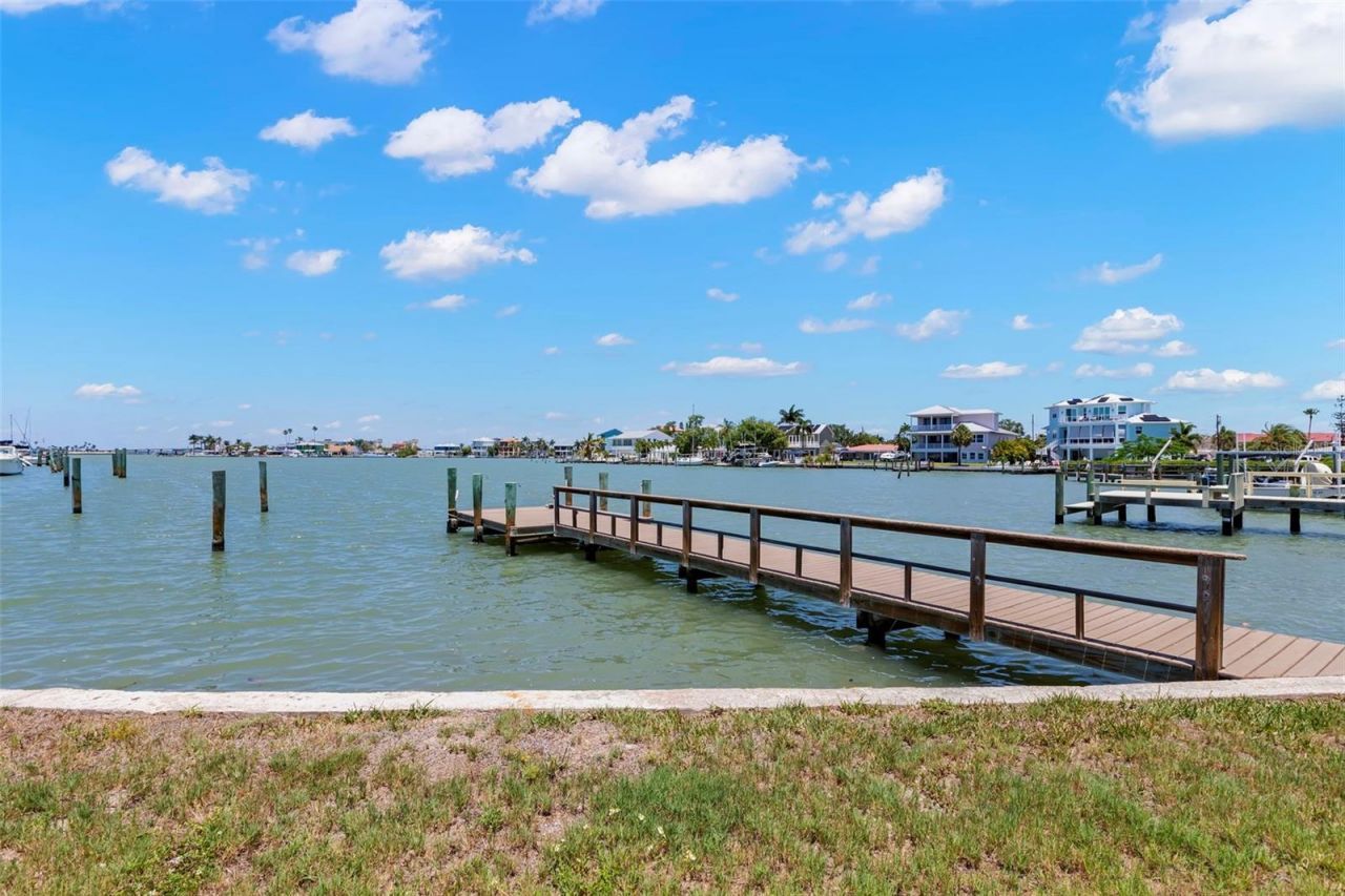 708 Sunset Cove, Madeira Beach, FL 33708 Photo