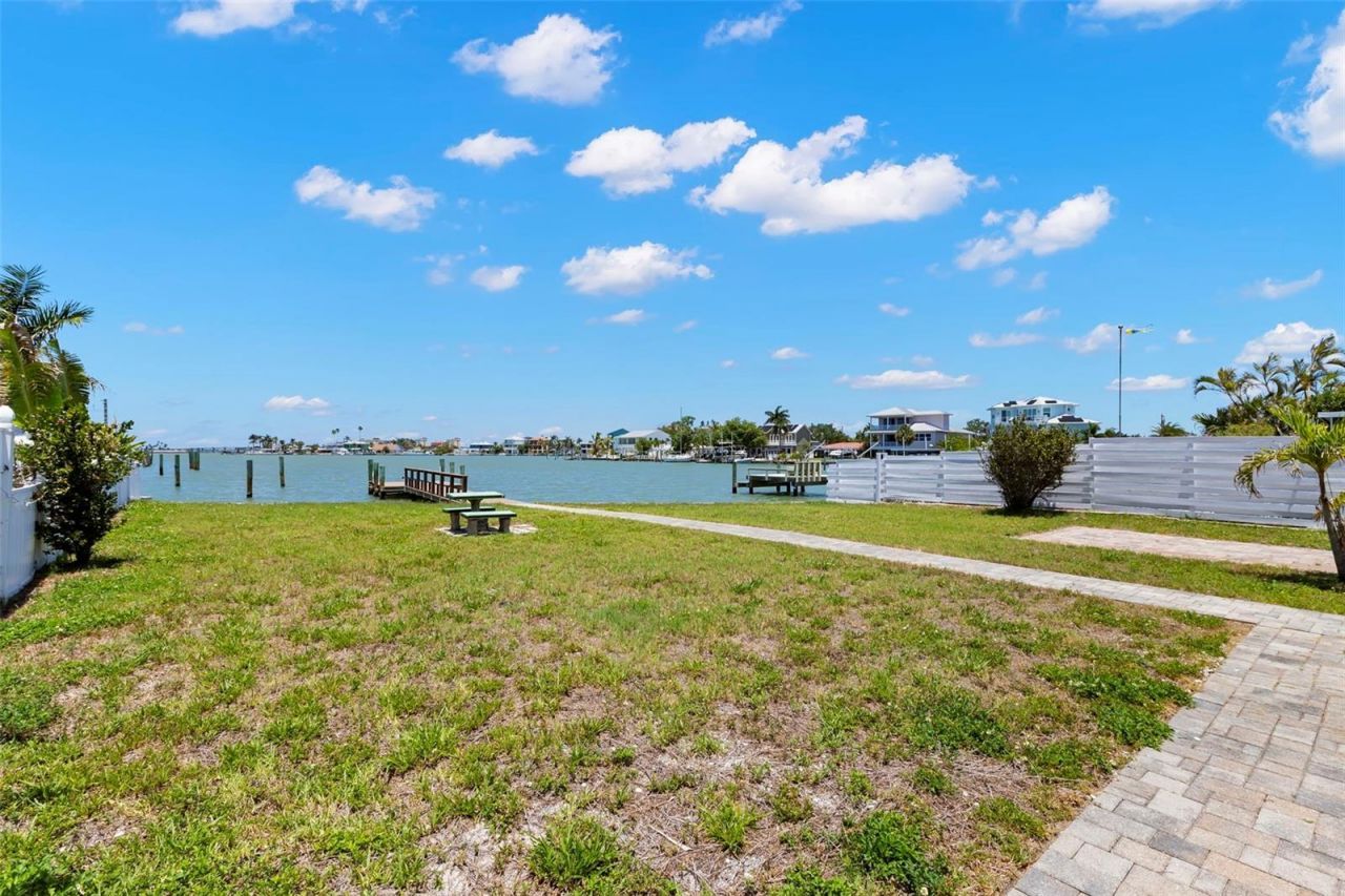 708 Sunset Cove, Madeira Beach, FL 33708 Photo