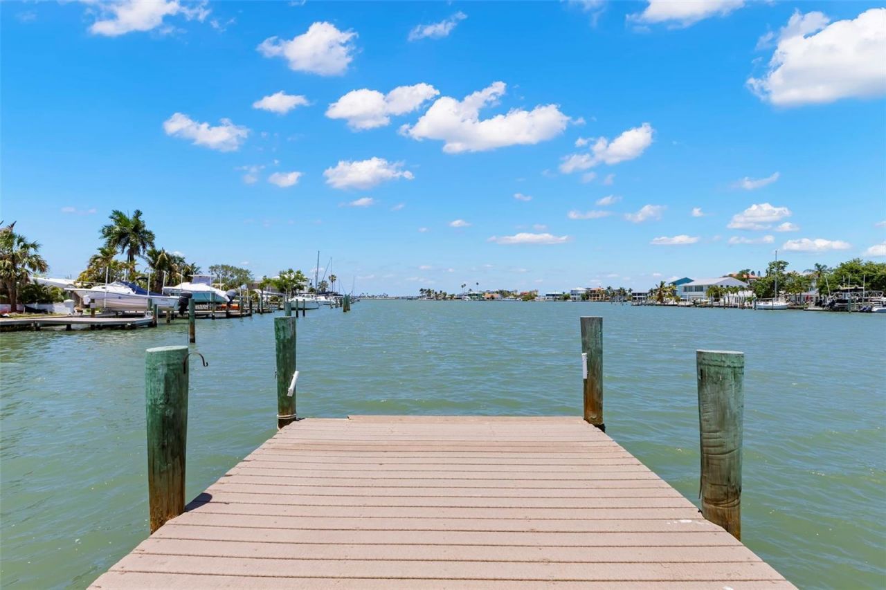 708 Sunset Cove, Madeira Beach, FL 33708 Photo