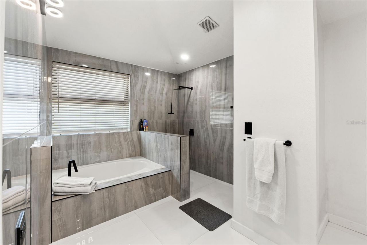 24405 Summer Wind Court , Lutz, FL 33559 Photo