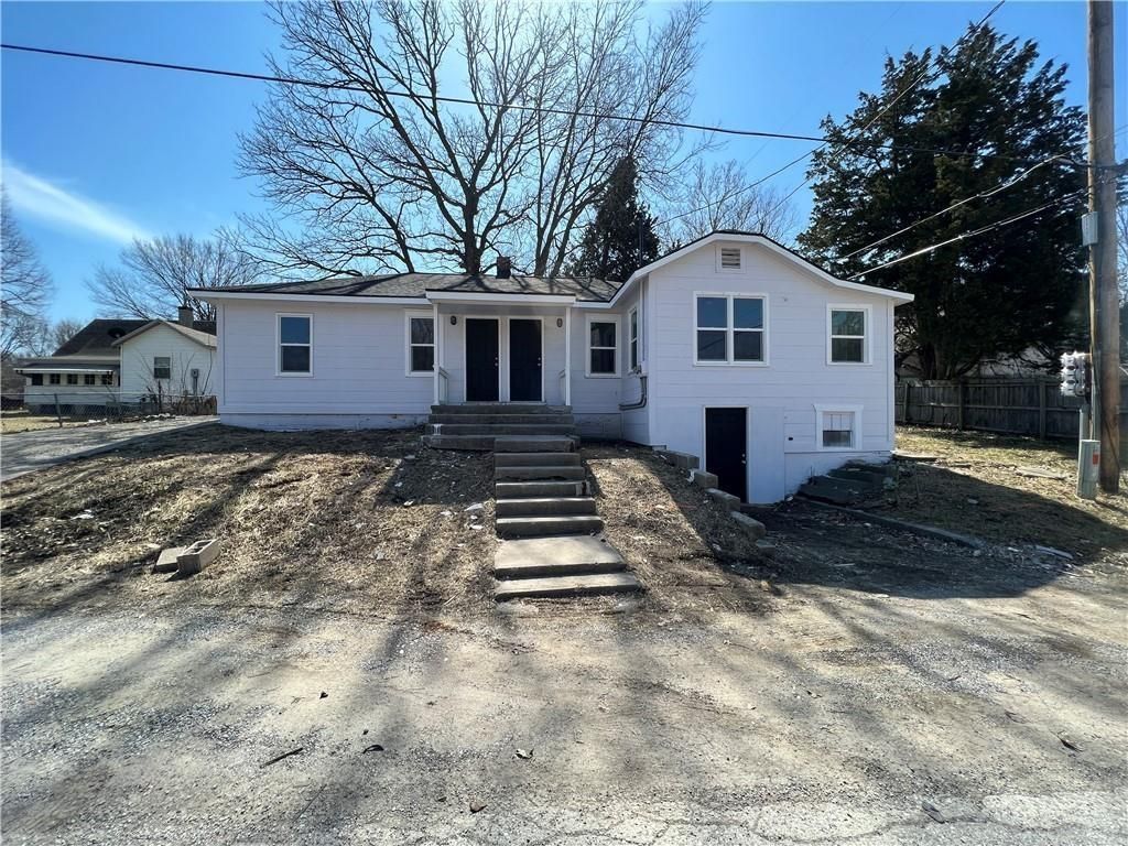 11117 E 15th Street, Independence, MO 64052 Main Photo