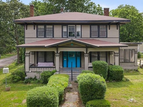 903 4th Street SW, Paris, TX 75460