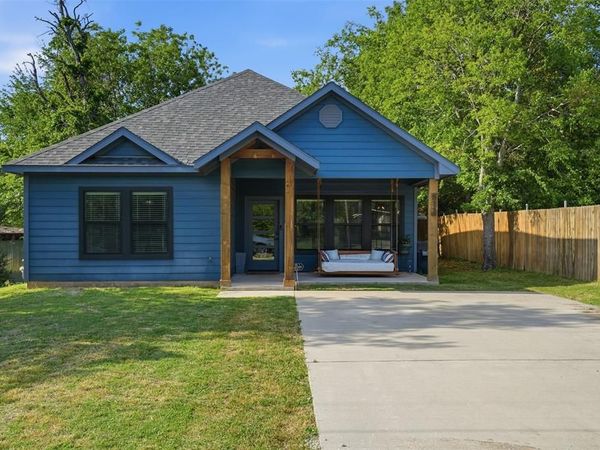512 W Locust Street, Whitewright, TX 75491