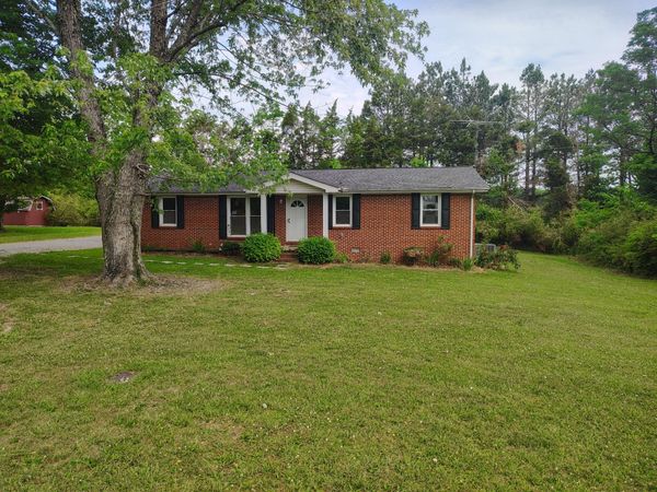 619 Baker Dr , Lafayette, TN 37083