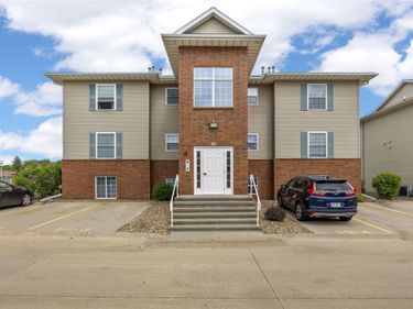 10 Cherry Court, Unit 1, North Liberty, IA 52317