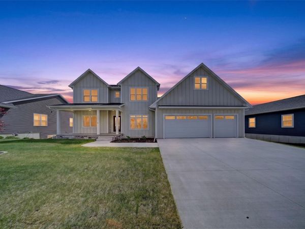 1700 Green Oak Pass , Tiffin, IA 52340