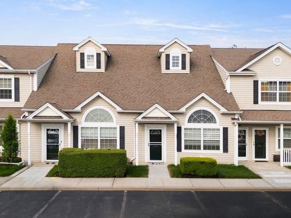 205 Willow Lane, Valley Stream, NY 11580