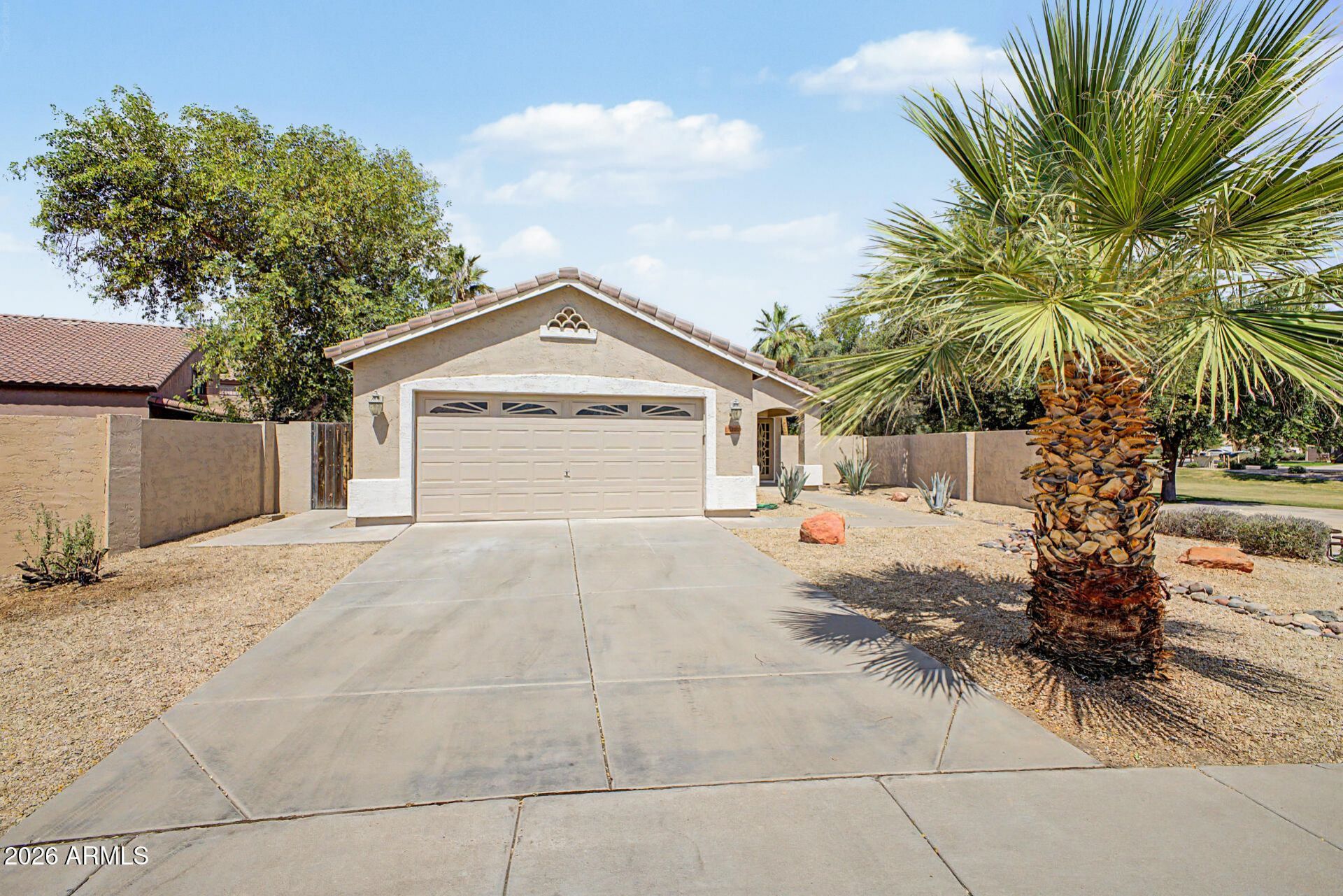 1046 N San Benito Drive, Gilbert, AZ 85234 Main Photo