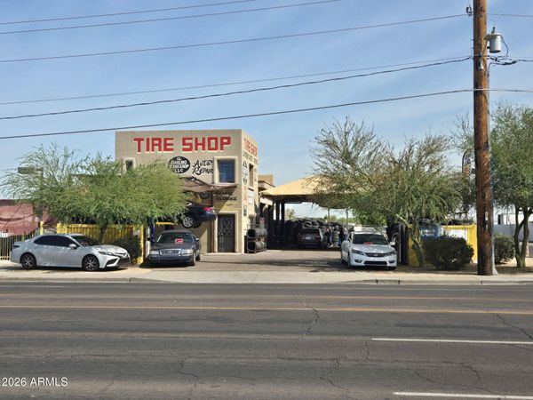 422 E BROADWAY Road, Phoenix, AZ 85040