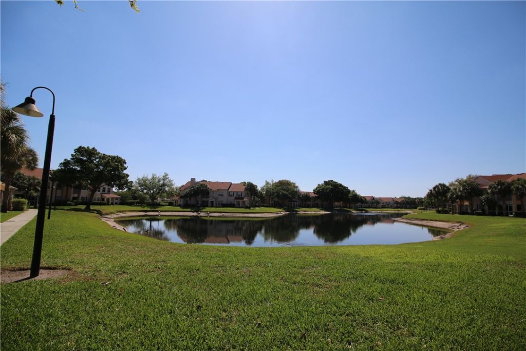 2308 57th Circle, Unit 2308, Vero Beach, FL 32966 Photo