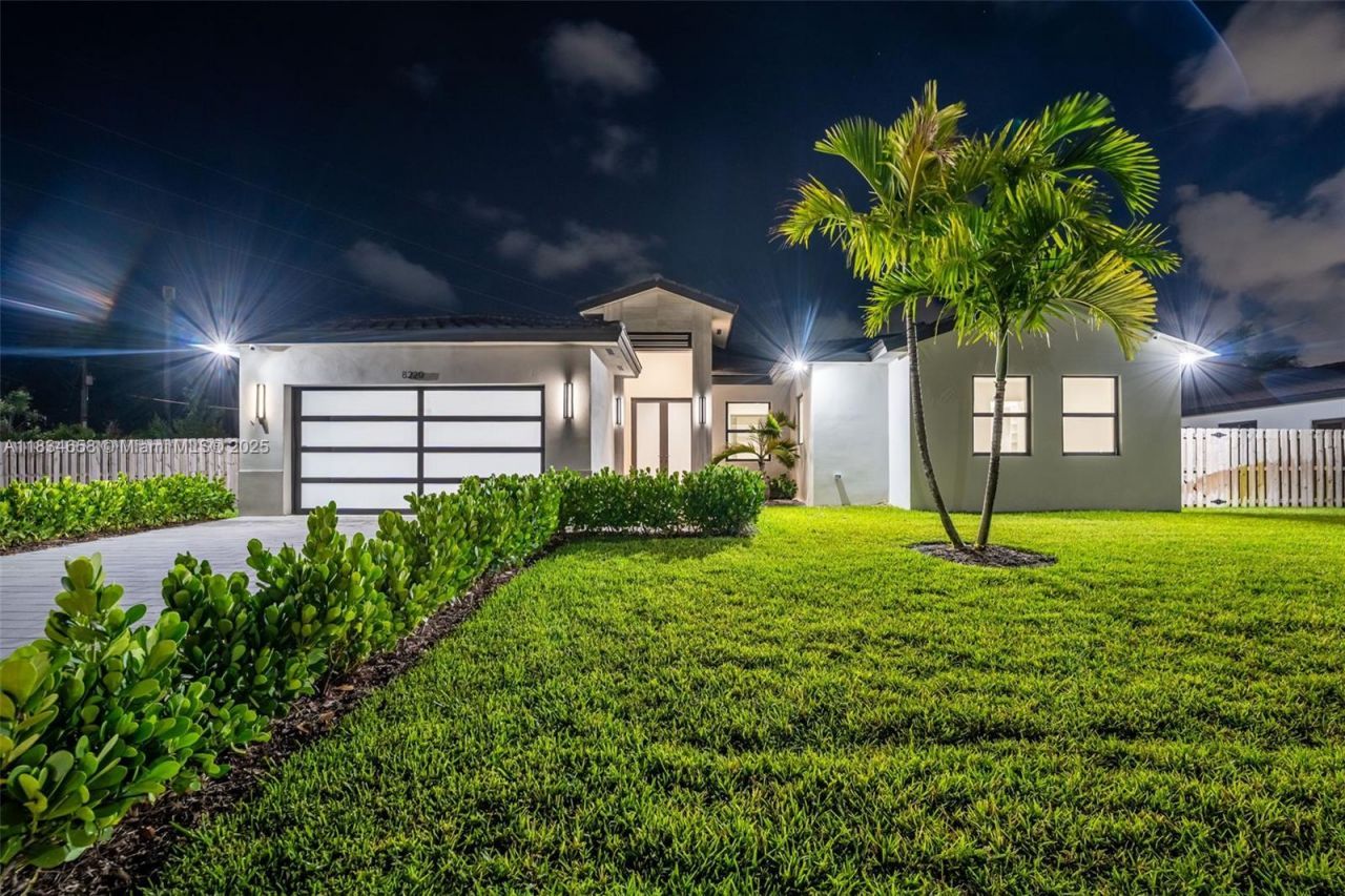 8220 SW 193rd Terrace , Cutler Bay, FL 33157 Photo