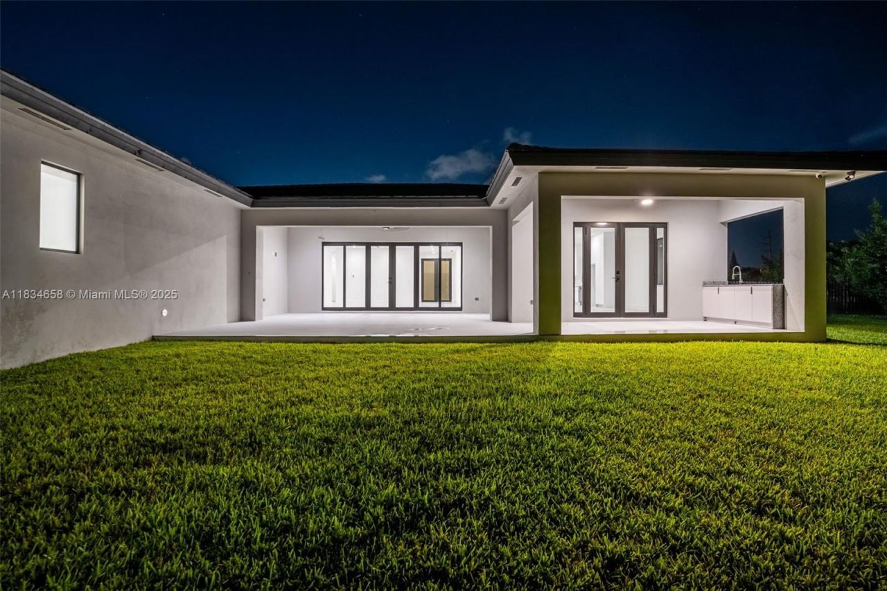 8220 SW 193rd Terrace , Cutler Bay, FL 33157 Photo