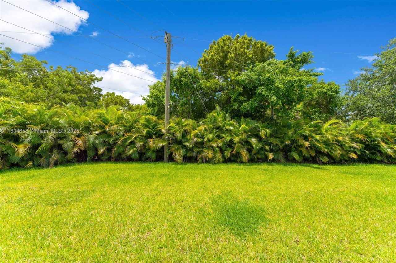 8220 SW 193rd Terrace , Cutler Bay, FL 33157 Photo