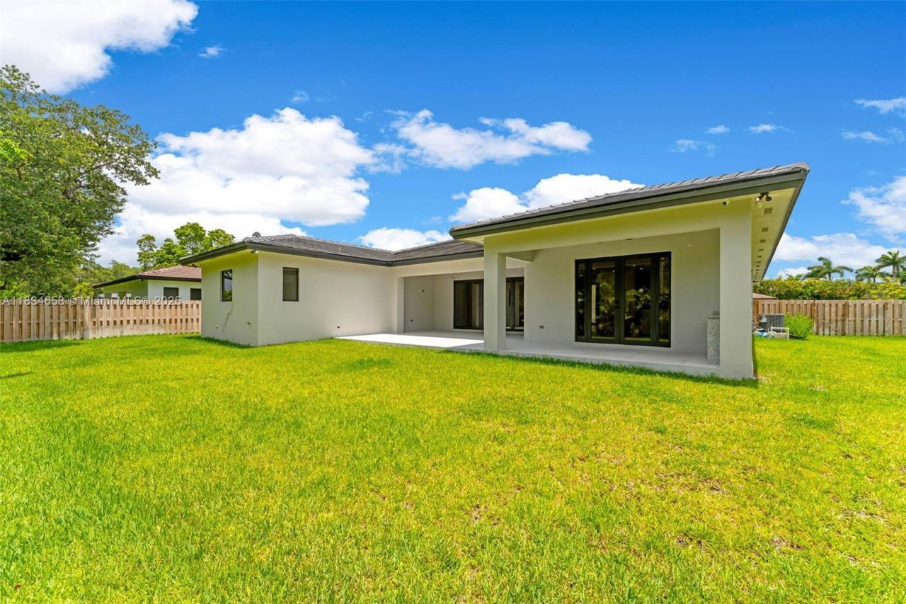 8220 SW 193rd Terrace , Cutler Bay, FL 33157 Photo