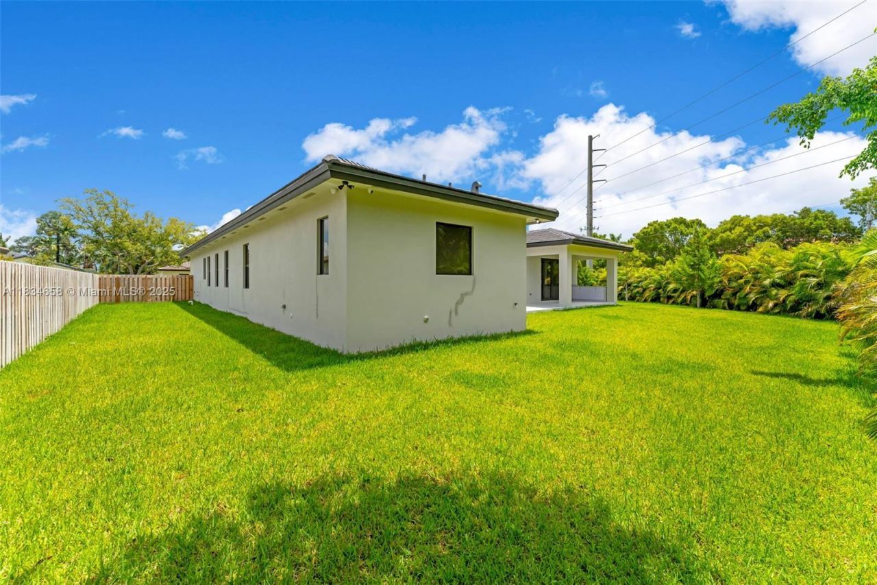 8220 SW 193rd Terrace , Cutler Bay, FL 33157 Photo
