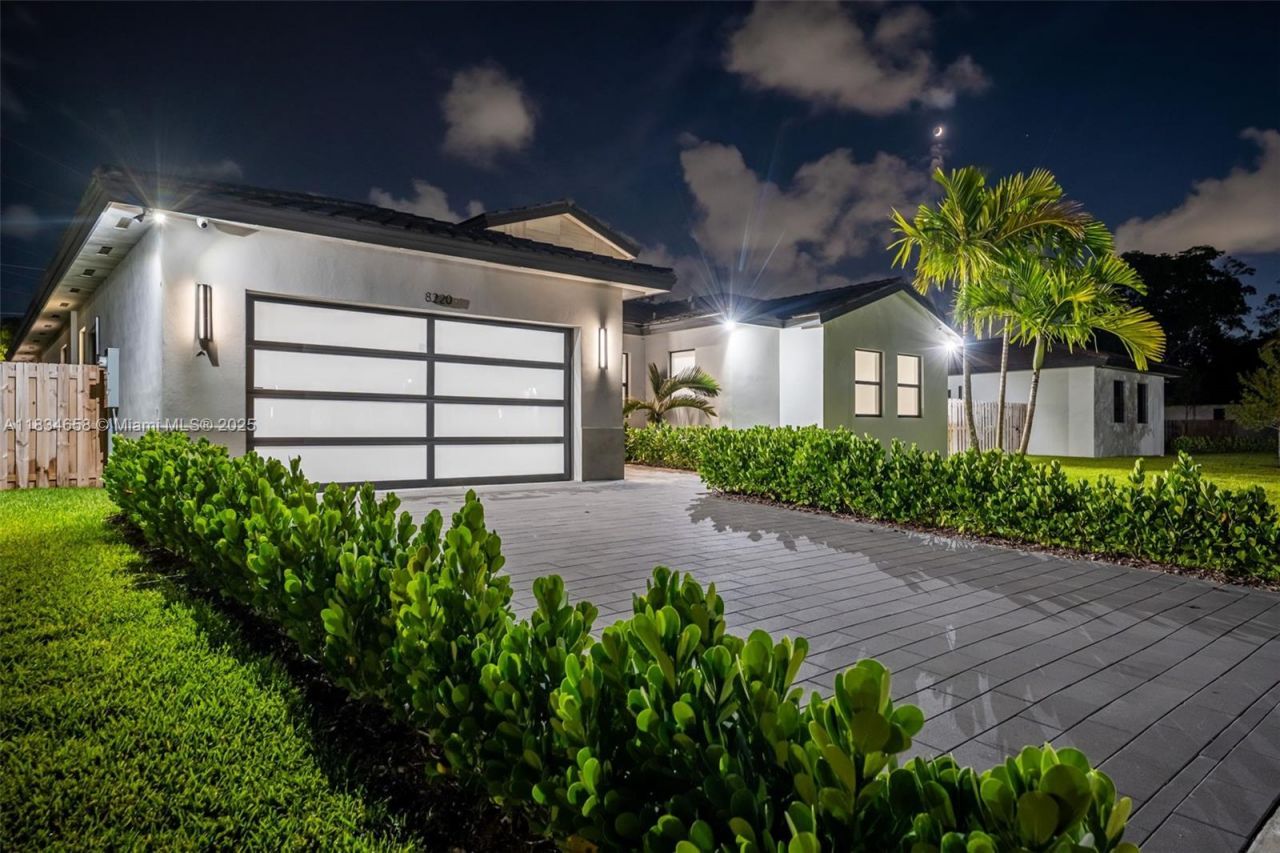 8220 SW 193rd Terrace , Cutler Bay, FL 33157 Photo