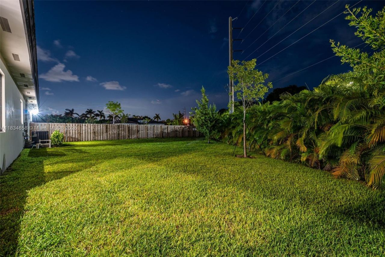 8220 SW 193rd Terrace , Cutler Bay, FL 33157 Photo