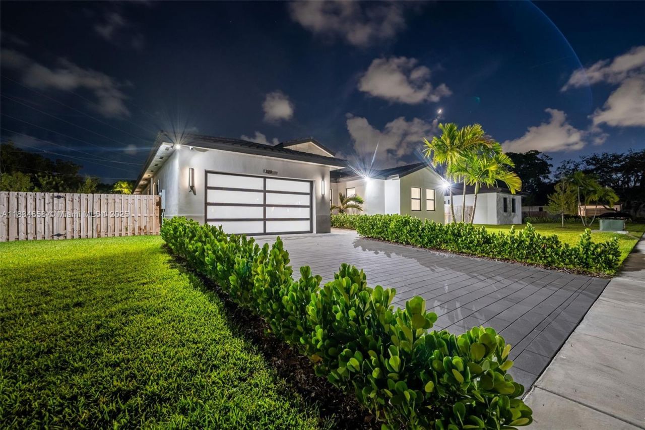 8220 SW 193rd Terrace , Cutler Bay, FL 33157 Photo