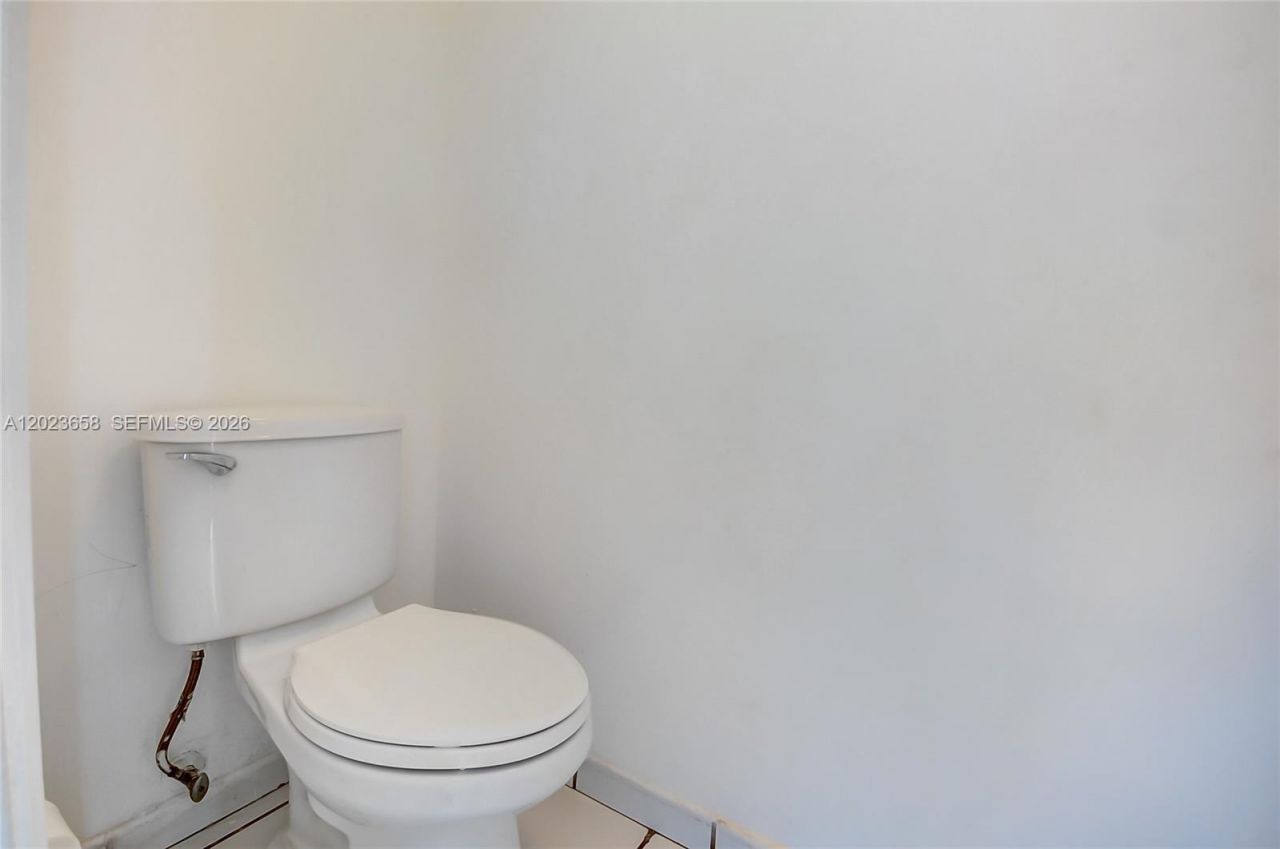 3021 W 76th St , Unit C-203, Hialeah, FL 33018 Photo