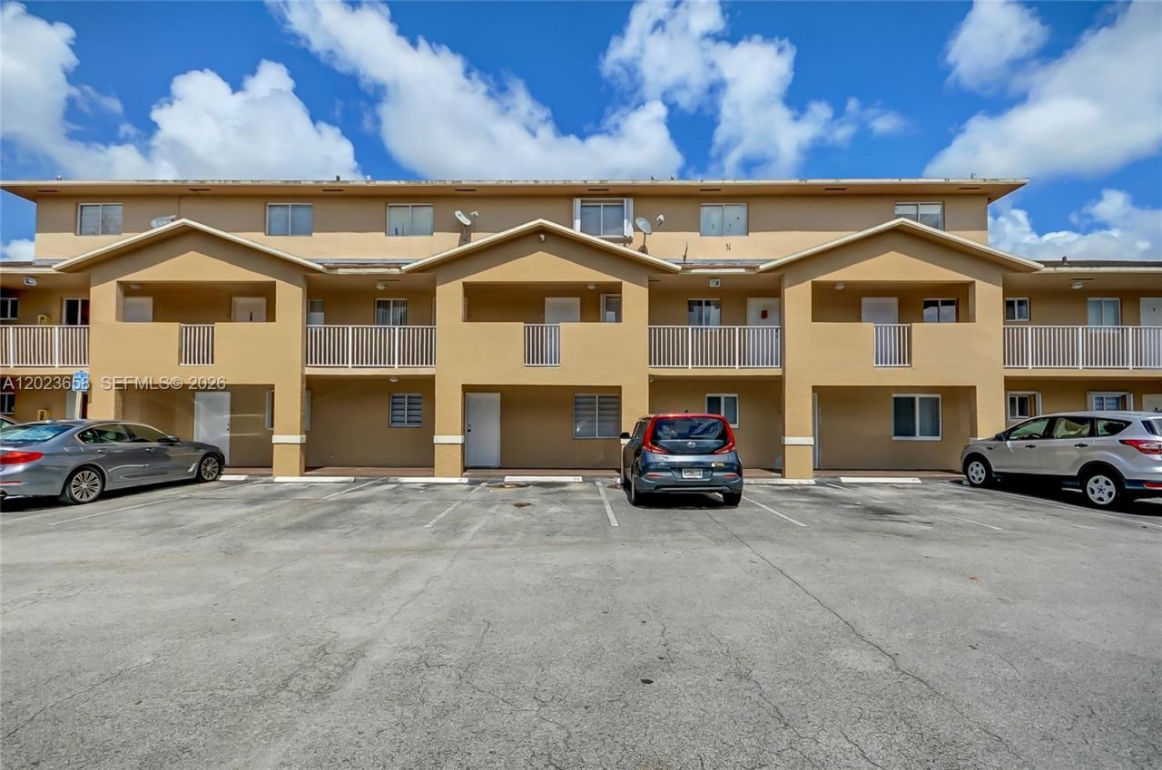 3021 W 76th St , Unit C-203, Hialeah, FL 33018 Photo