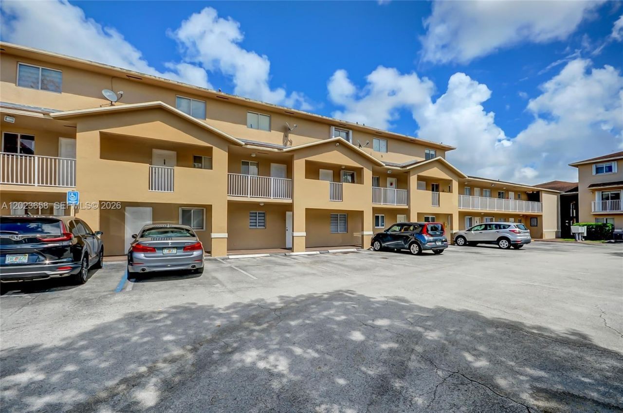 3021 W 76th St , Unit C-203, Hialeah, FL 33018 Photo