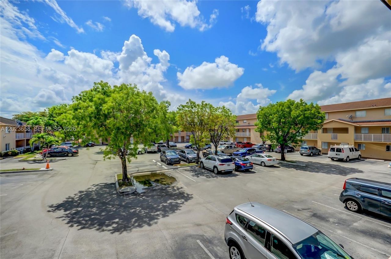 3021 W 76th St , Unit C-203, Hialeah, FL 33018 Photo