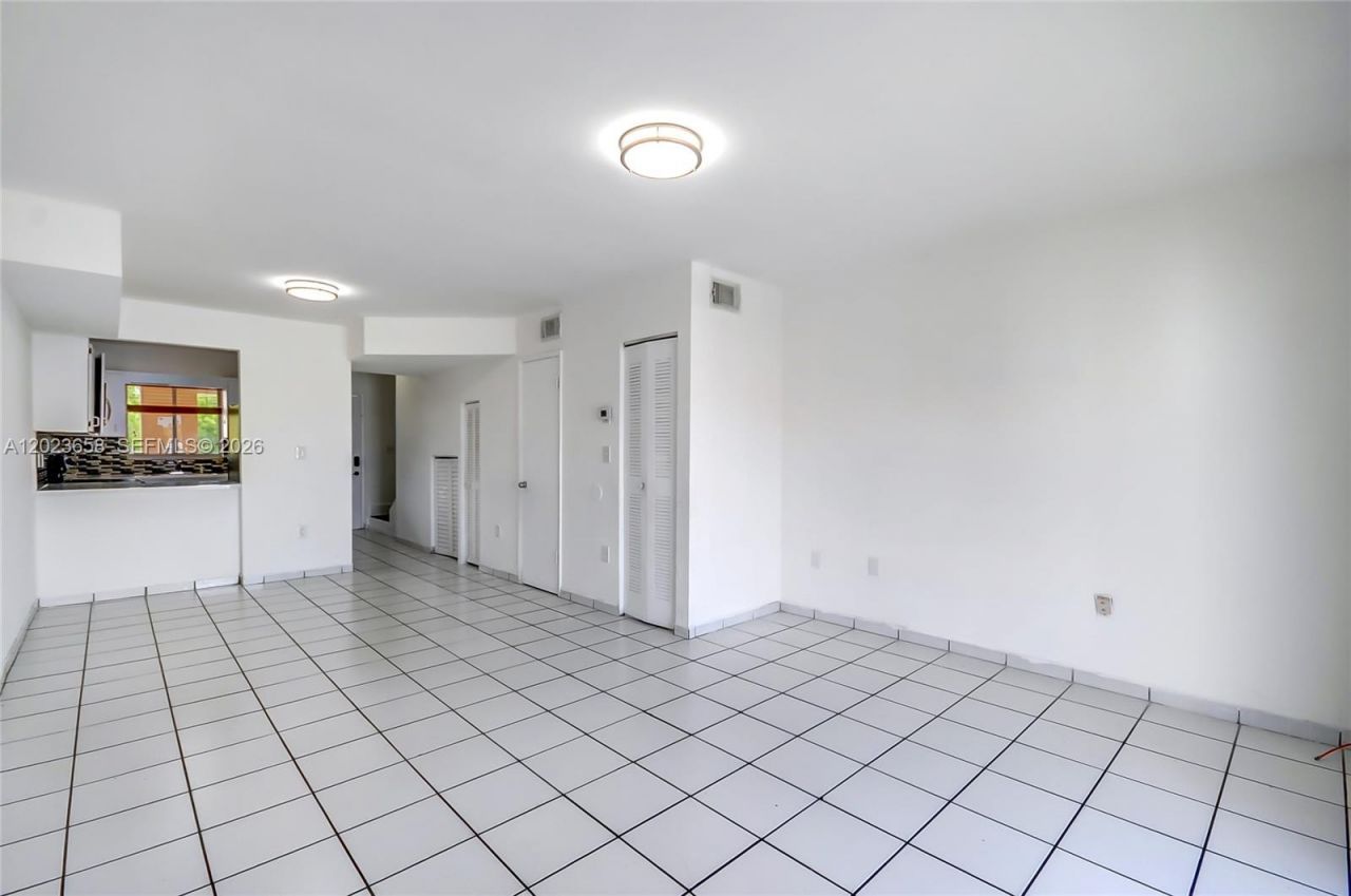 3021 W 76th St , Unit C-203, Hialeah, FL 33018 Photo