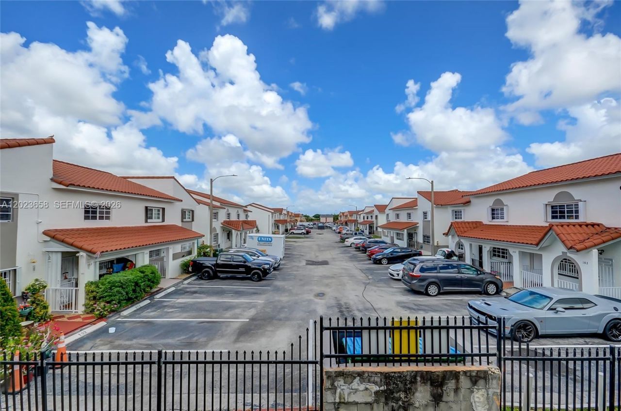 3021 W 76th St , Unit C-203, Hialeah, FL 33018 Photo