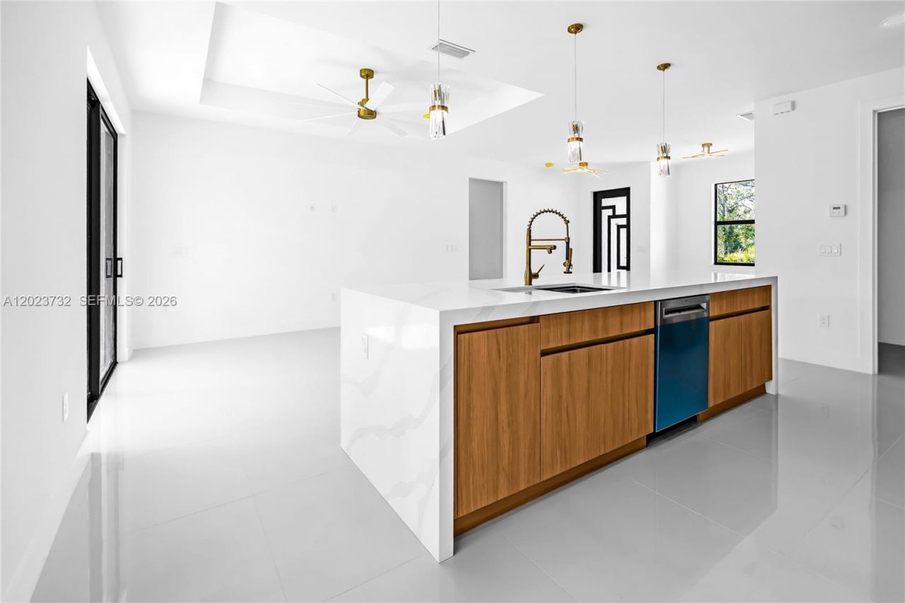 1030 Hunter St E , Lehigh Acres, FL 33974 Photo