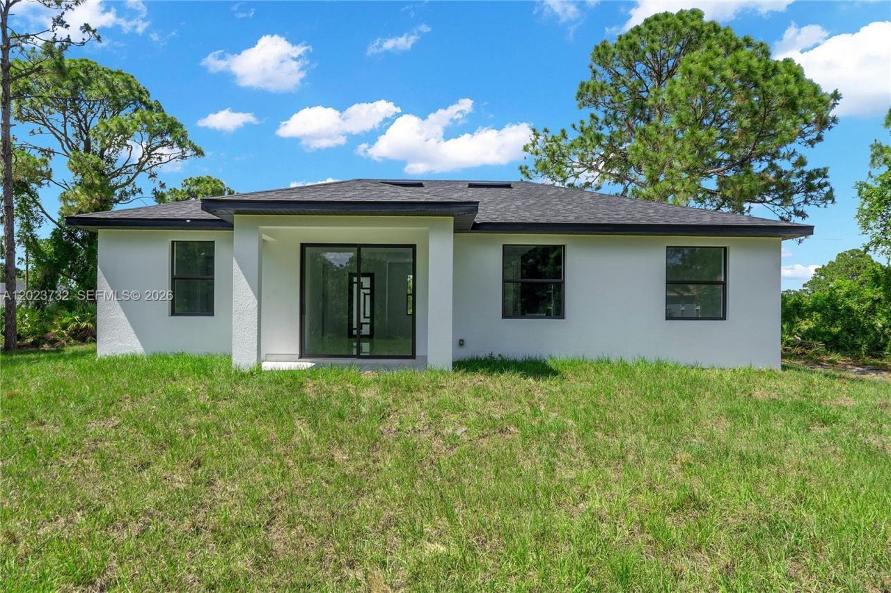 1030 Hunter St E , Lehigh Acres, FL 33974 Photo
