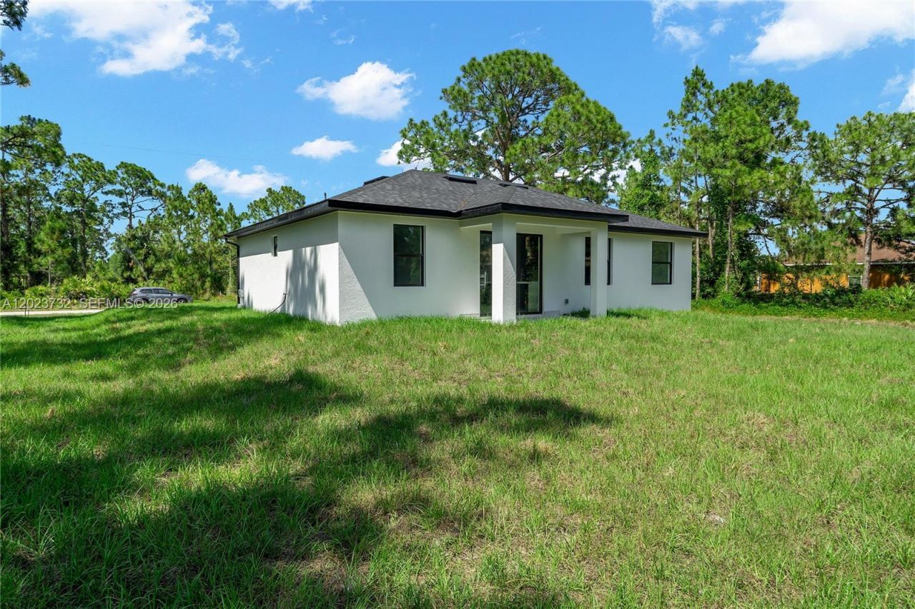 1030 Hunter St E , Lehigh Acres, FL 33974 Photo