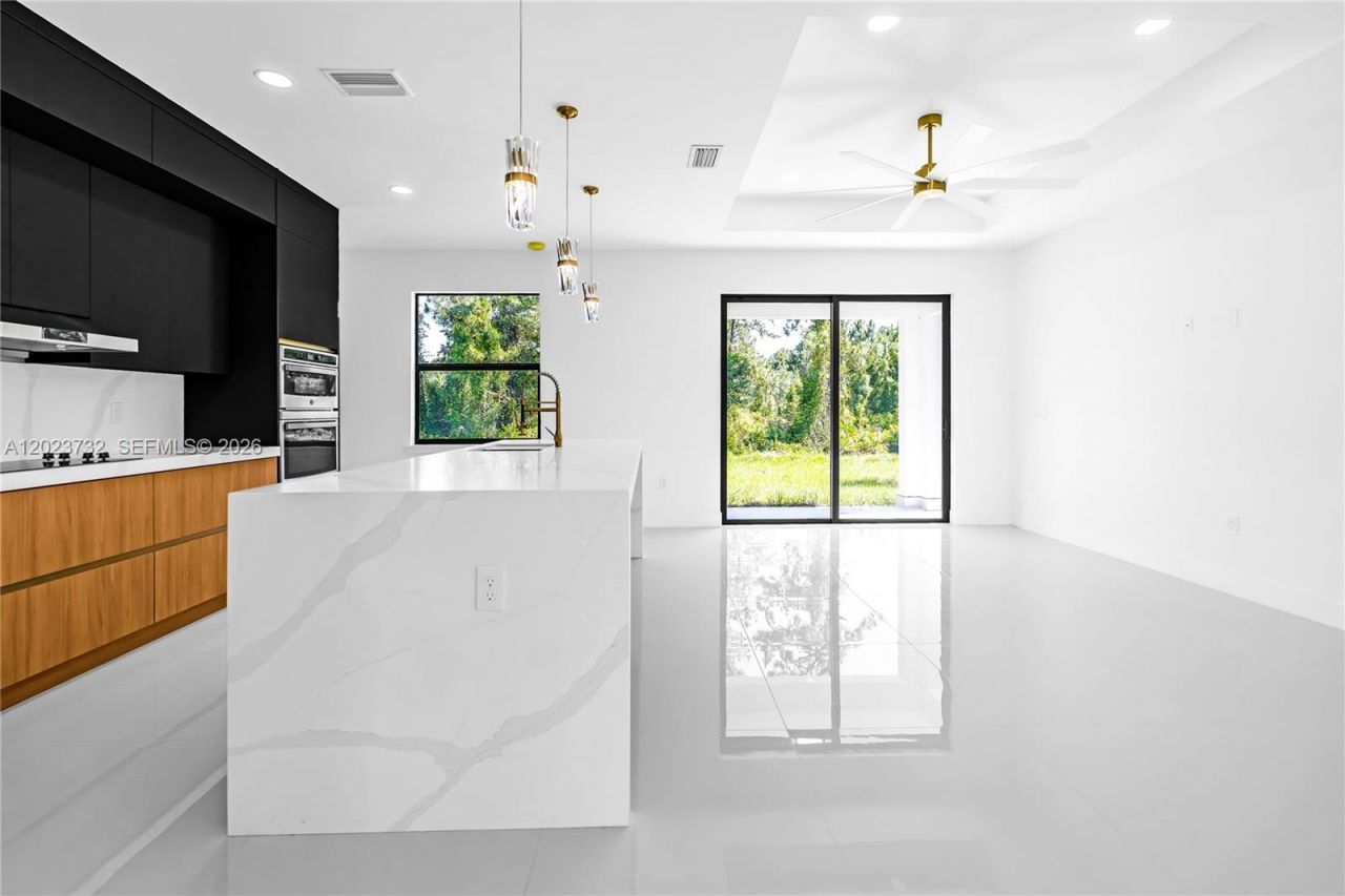1030 Hunter St E , Lehigh Acres, FL 33974 Photo