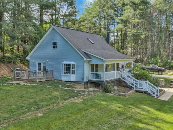 112 Shawsville Pike NE, Check, VA 24072