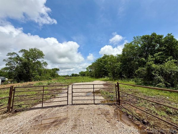 6923 N Pittsburg Avenue , Tulsa, OK 74117