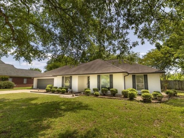 107 Mimosa, Starkville, MS 39759