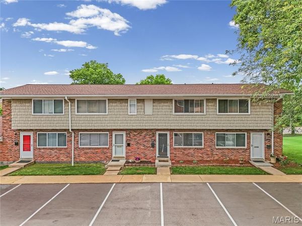 10694 Carroll Wood Way , St Louis, MO 63128