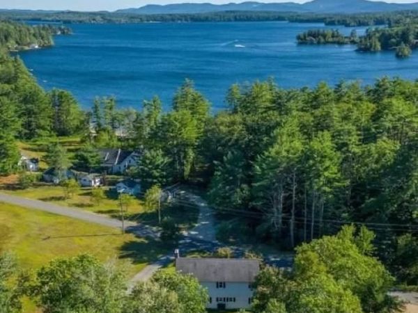 8 Black Point Road, Moultonborough, NH 03254