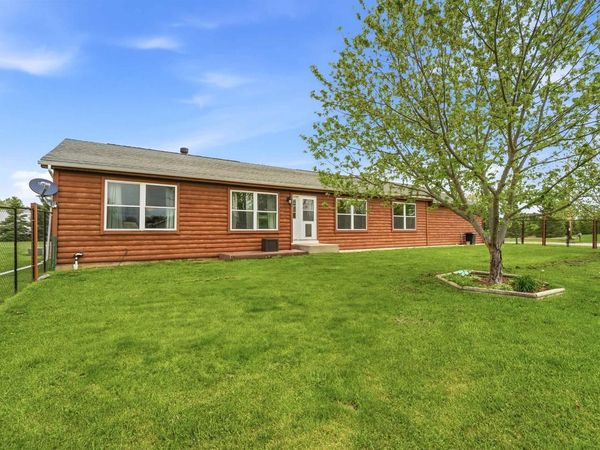 311 N 3RD STREET, Hilbert, WI 54129