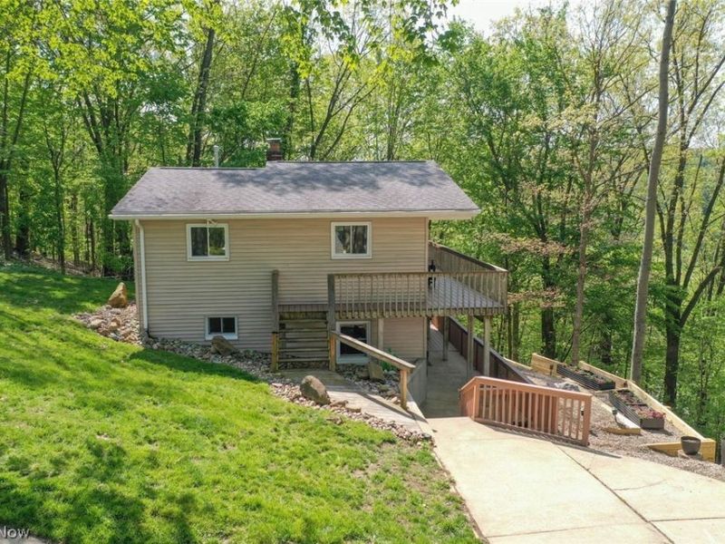 195 Oneida Trail , Malvern, OH 44644 Photo 11