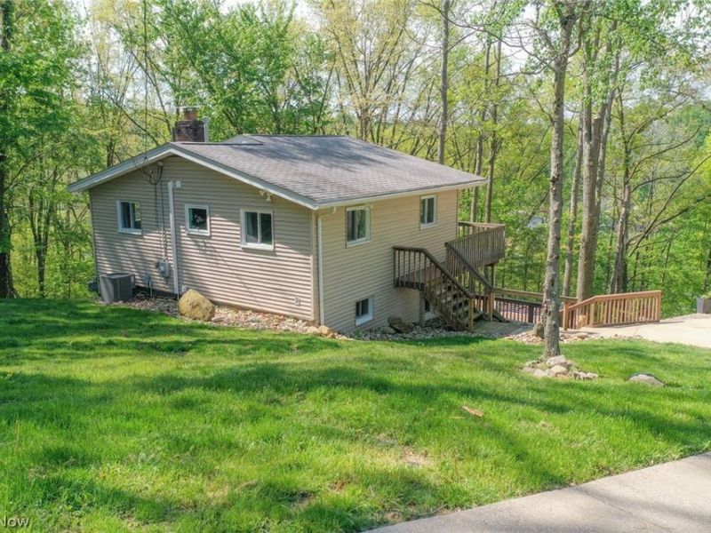 195 Oneida Trail , Malvern, OH 44644 Photo 7