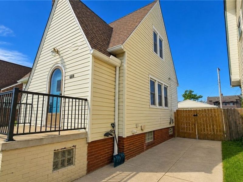 6818 Belmere Drive, Parma, OH 44129 Photo 29