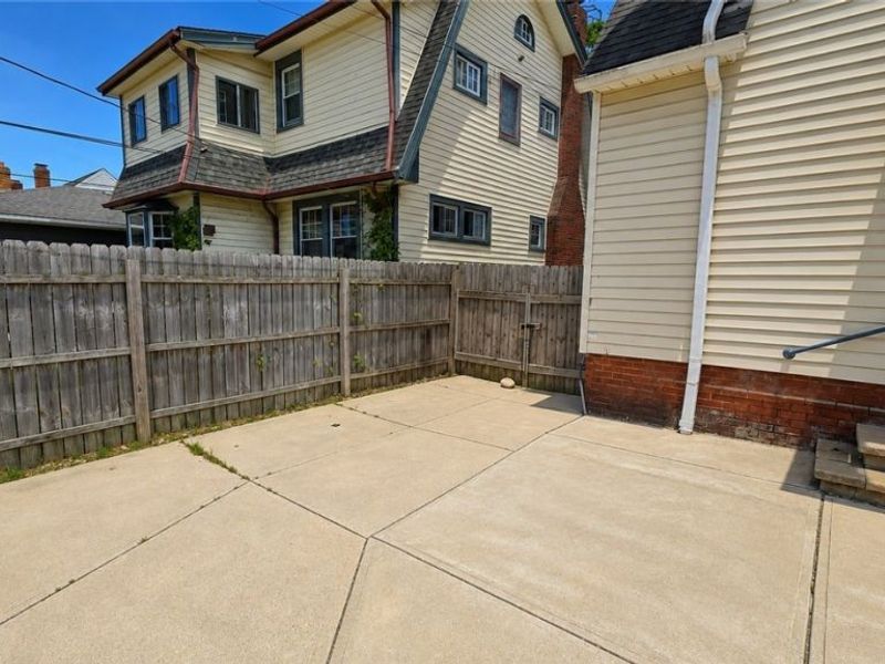 6818 Belmere Drive, Parma, OH 44129 Photo 4