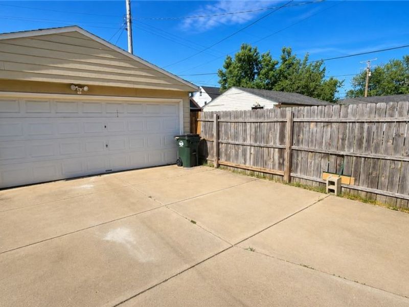 6818 Belmere Drive, Parma, OH 44129 Photo 5